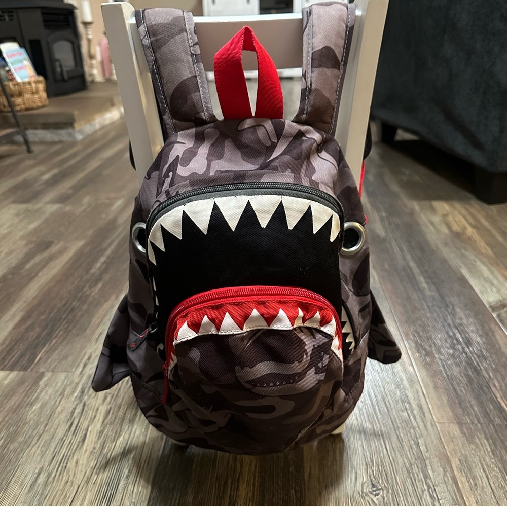 Baby GAP toddler camo SHARK bite backpack adjustable straps boys